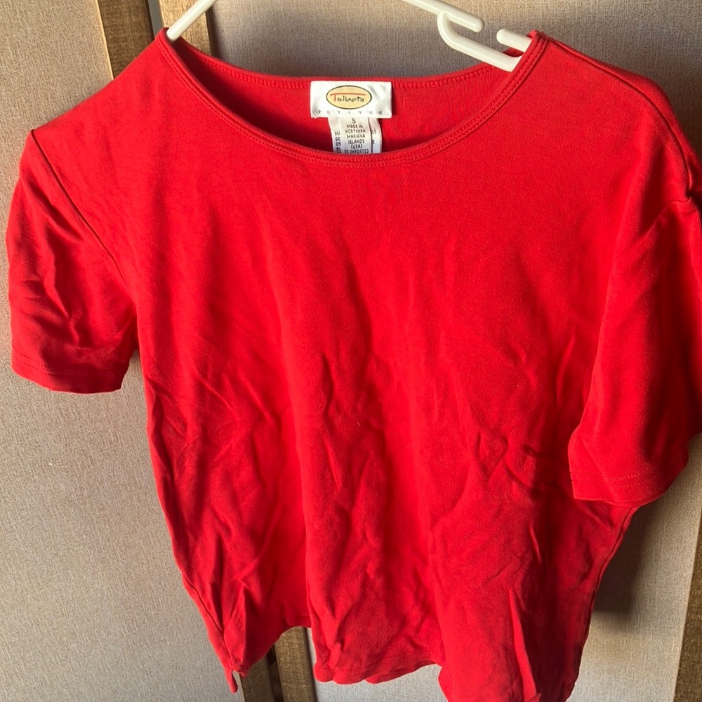 FINAL MARKDOWN Talbots Scarlet Short Sleeve tee petite small